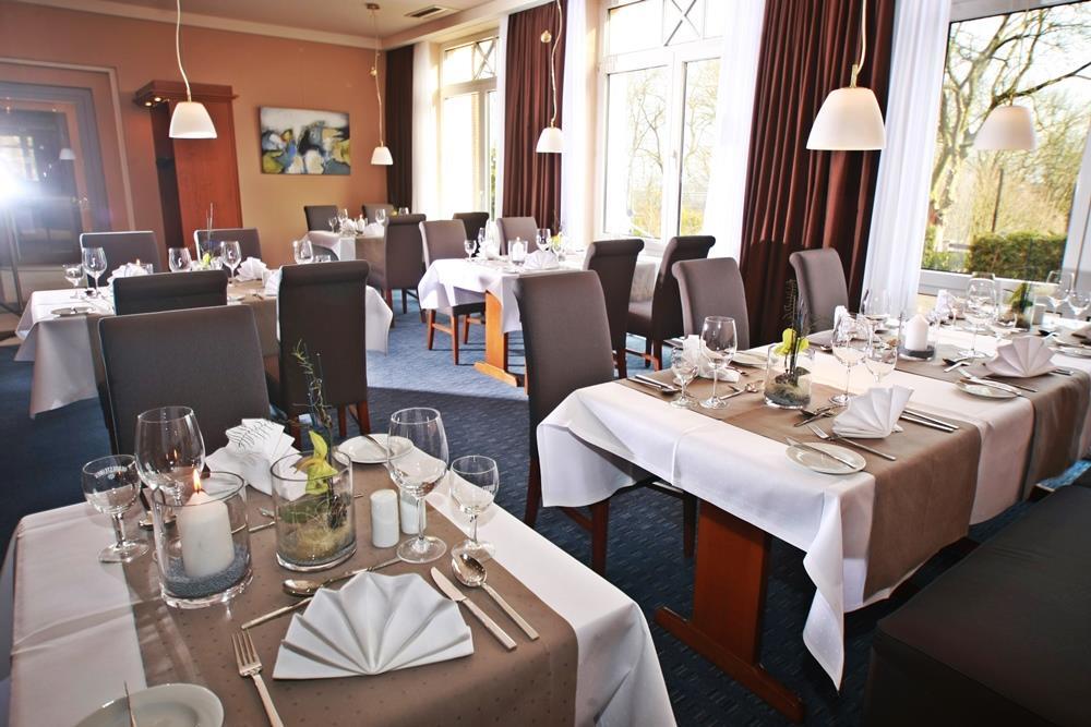 Parkhotel Berghoelzchen 힐데스하임 레스토랑 사진